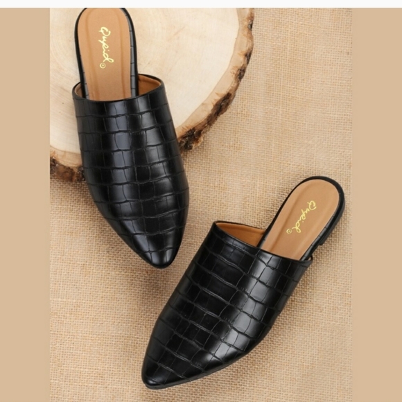 Qupid Shoes - Vegan leather black mule flats